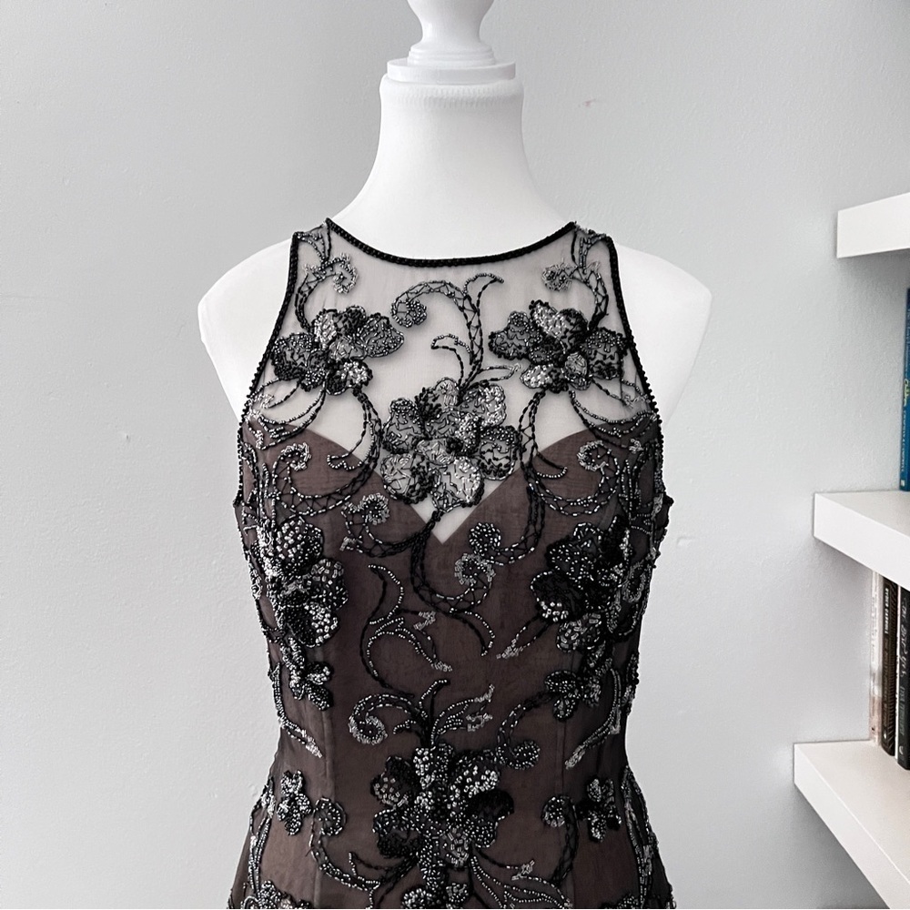 Stephen Yearick & Lillie Yubin Black silk beaded Evening gown size medium - Picture 3 of 16